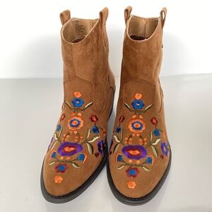 Arizona Jeans Company Women’s Floral Boots - 6.5M - New in Box